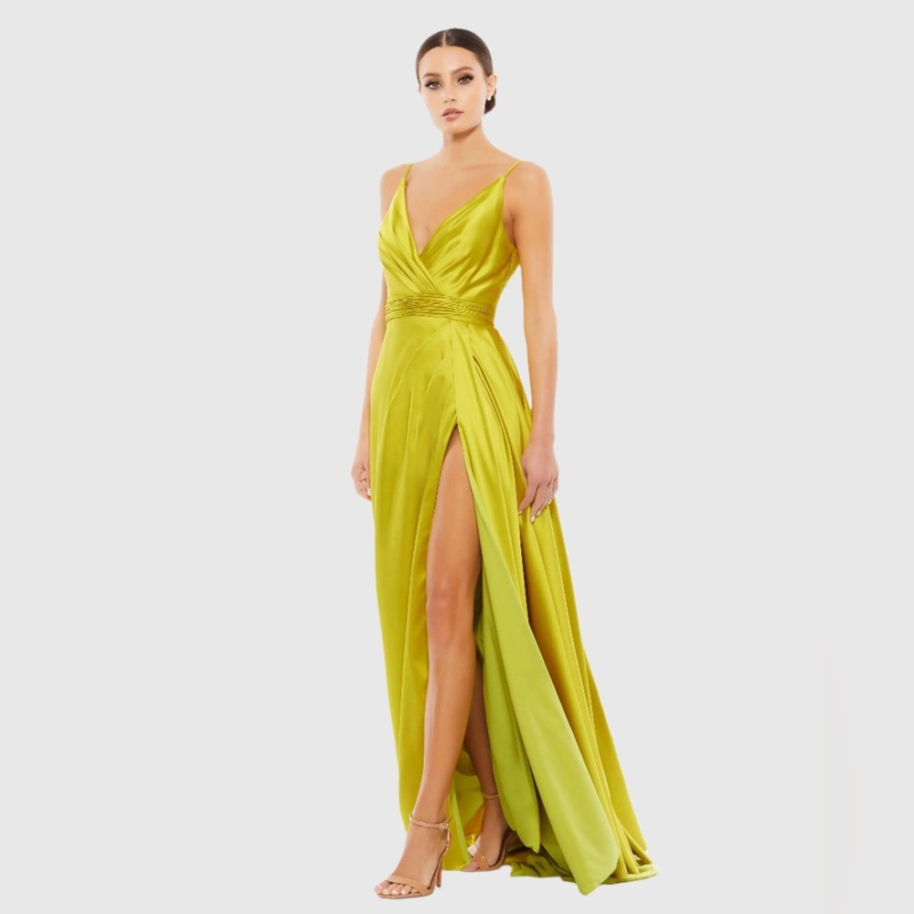 NEW WITH DEFECT Mac Duggal  Sleeveless Faux Wrap Draped Gown 6 Read‎ description